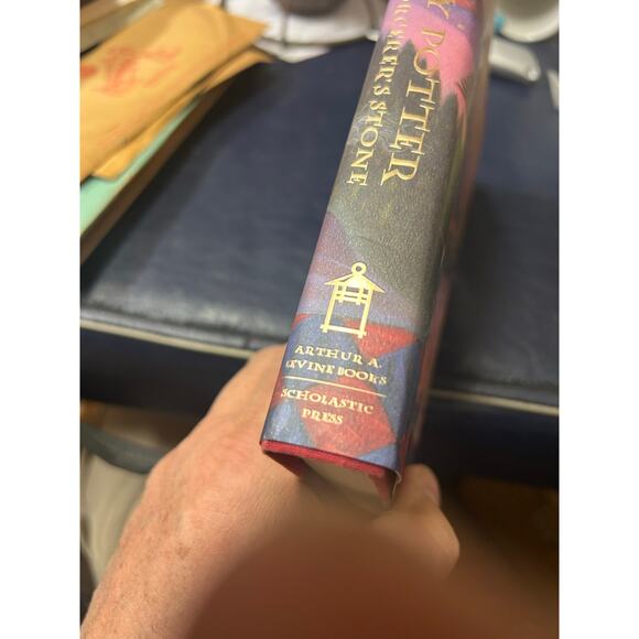 BRAND NEW Harry Potter and The Sorcerer's Stone First US Edition Hardcover MINTY - Picture 3 of 8